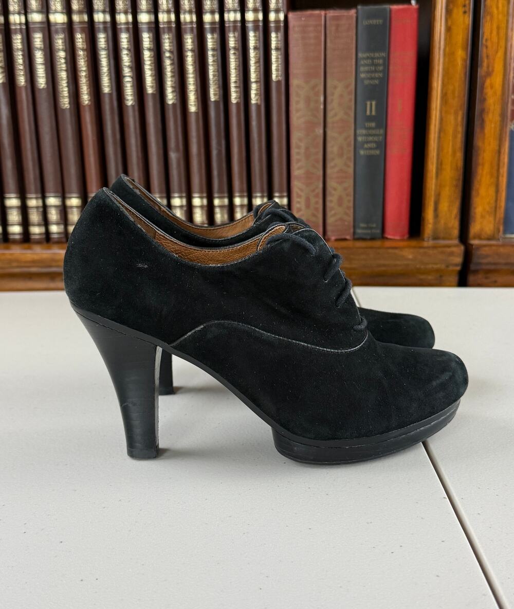 Sofft Black Suede Platform Lace-up 8 Witchy Gothic Oxford Shoes Dark Academia